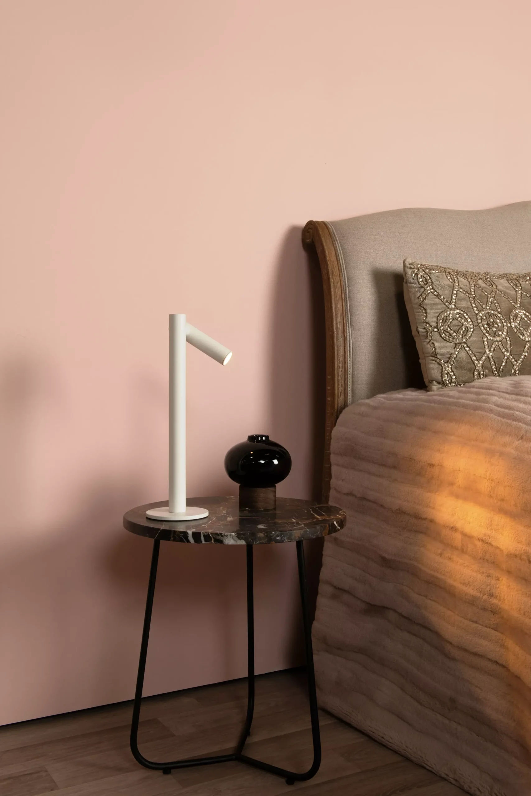 ANTRIM - Oplaadbare Tafellamp Binnen/Buiten - Accu/Batterij - LED Dimb. - 1x2,2W 2700K - IP54 - Met draadloos oplaadstation - Wit*Lucide Clearance