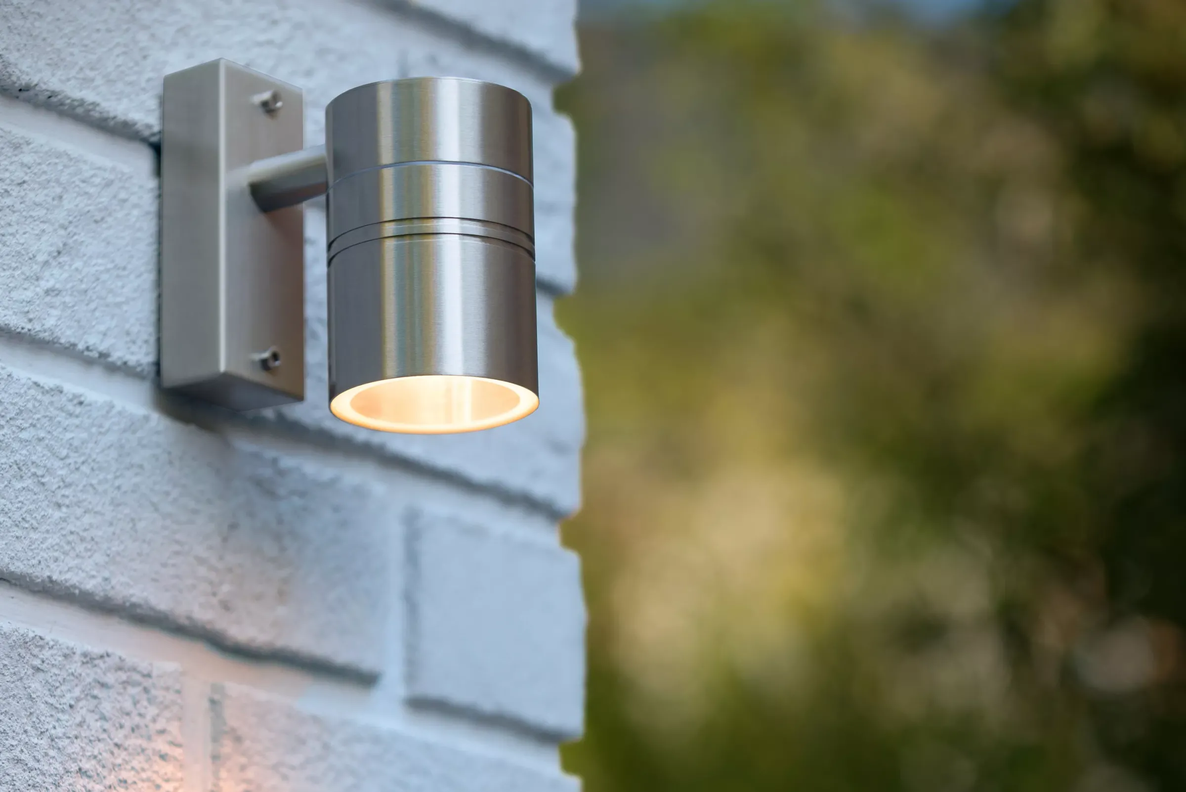 ARNE-LED - Wandspot / Wandlamp Binnen/Buiten - Ø 6,3 cm - LED - GU10 - 1x5W 2700K - IP44 - Mat chroom*Lucide Flash Sale