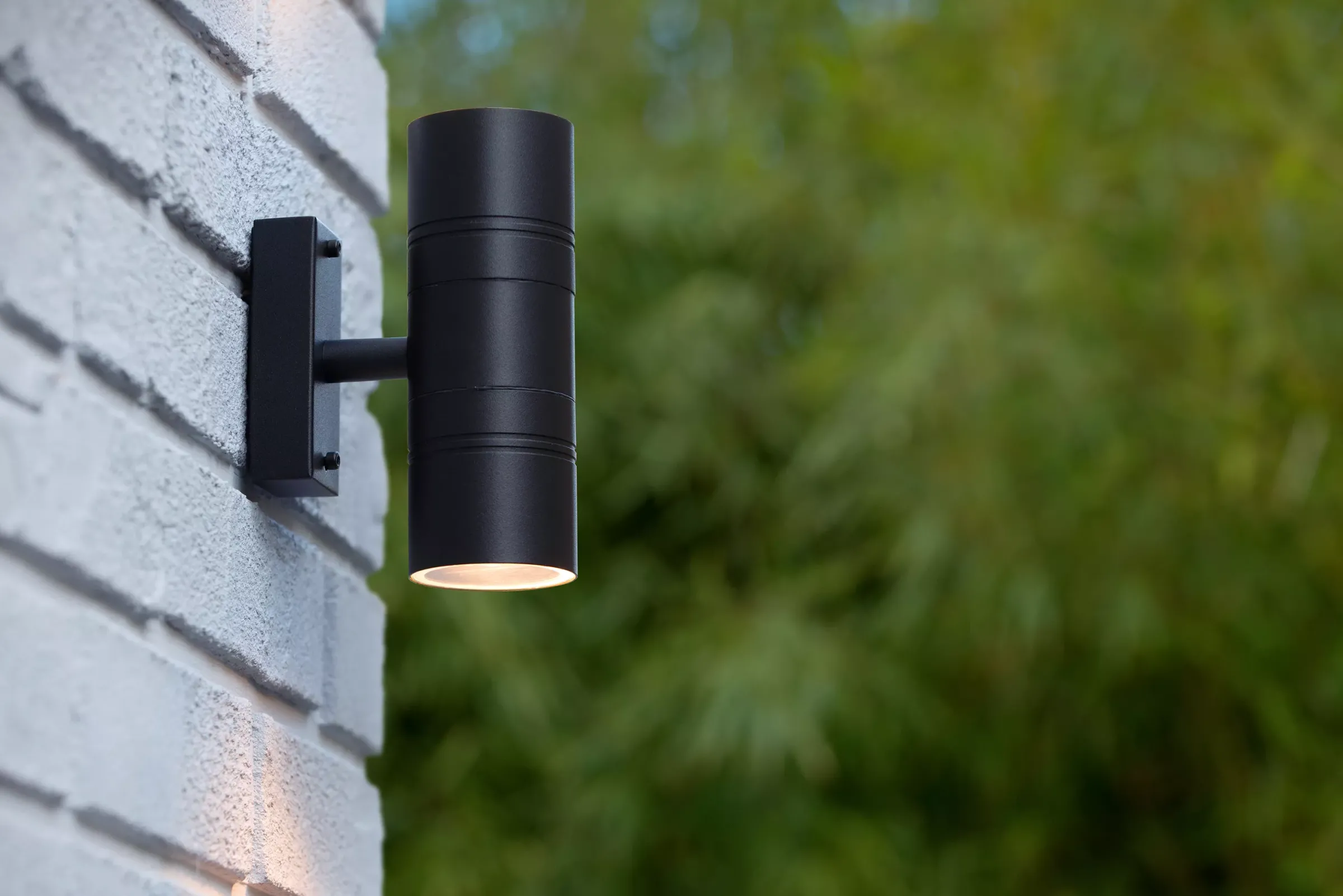 ARNE-LED - Wandspot / Wandlamp Binnen/Buiten - Ø 6,3 cm - LED - GU10 - 2x5W 2700K - IP44 - Zwart*Lucide Clearance