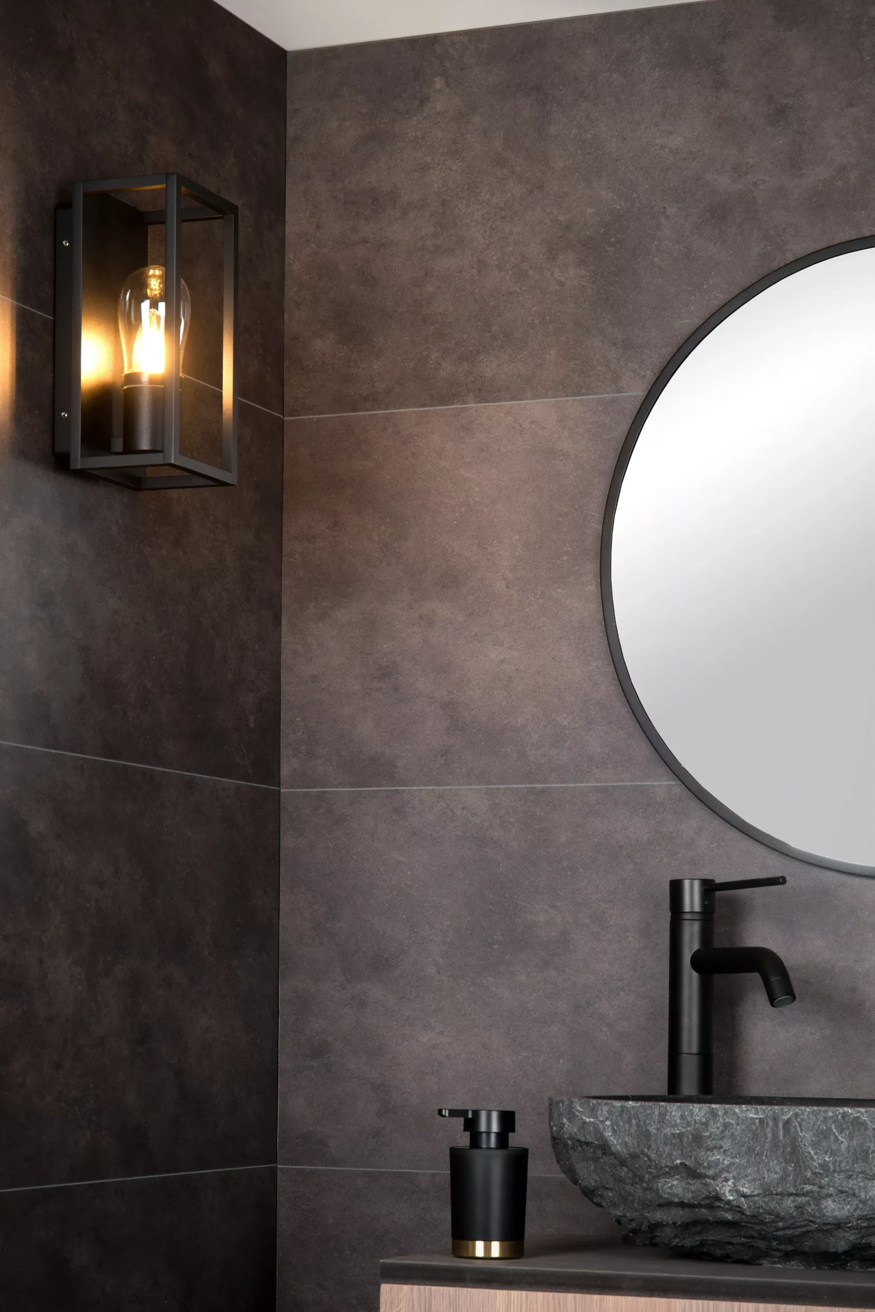 CARLYN - Wandlamp Badkamer - 1xE14 - IP54 - Zwart*Lucide Discount