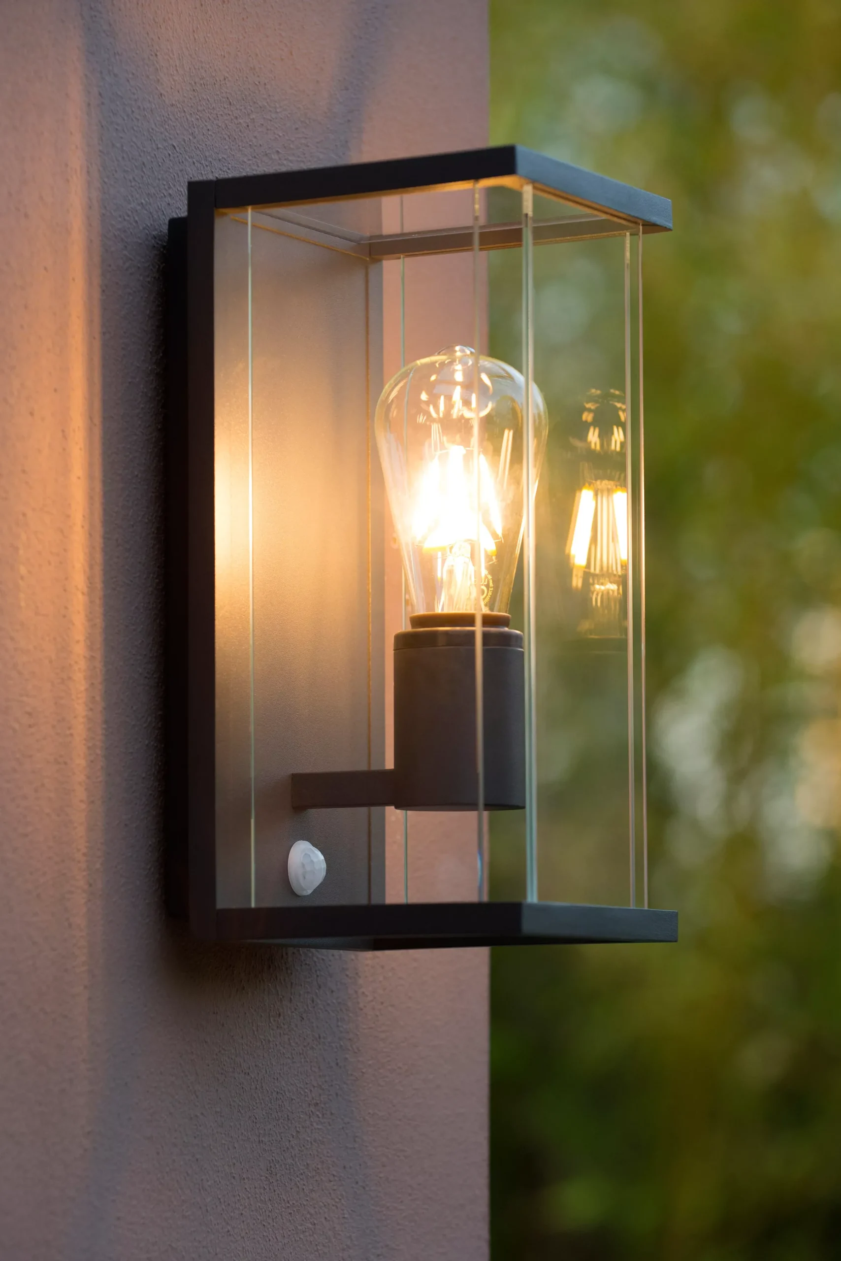 CLAIRE - Wandlamp Binnen/Buiten - 1xE27 - IP54 - Beweging & dag/nacht sensor - Antraciet*Lucide Shop