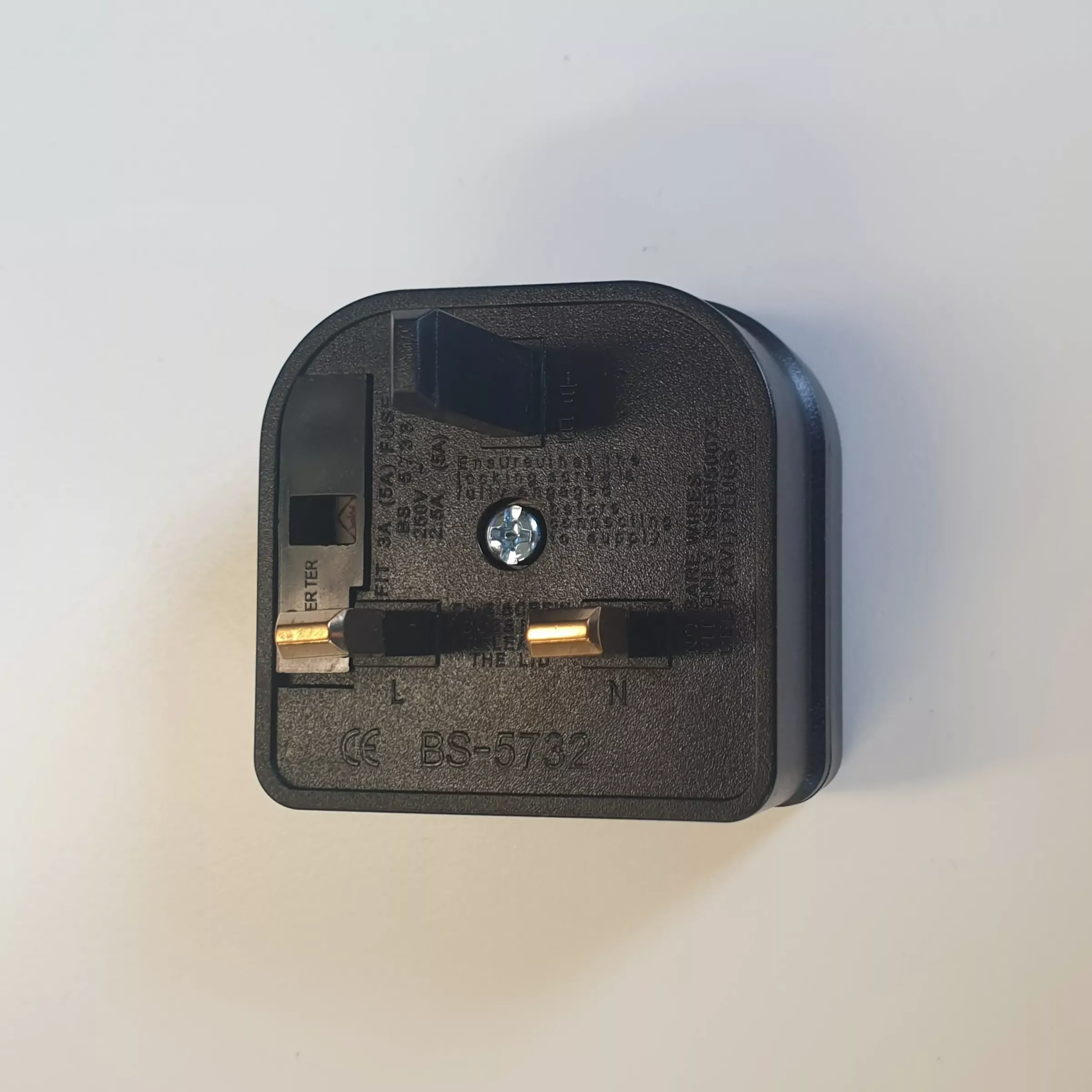 CONVERTOR PLUG - Stekker 3-pin - 8A - Zwart*Lucide Cheap