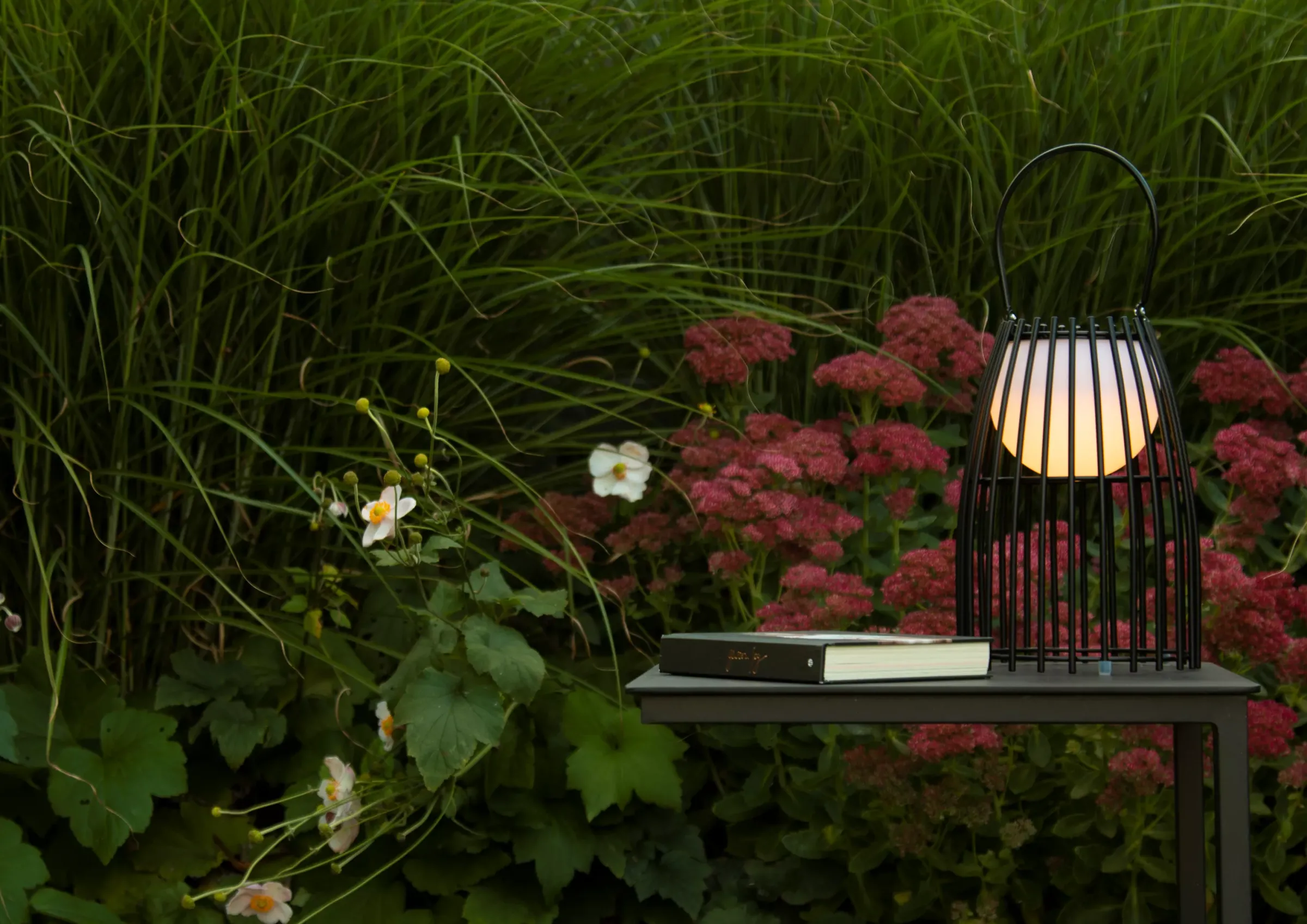 FJARA - Oplaadbare Tafellamp Binnen/Buiten - Accu/Batterij - Ø 17,5 cm - LED Dim to warm - 1x0,3W 2800K/3200K - IP44 - Zwart*Lucide Best