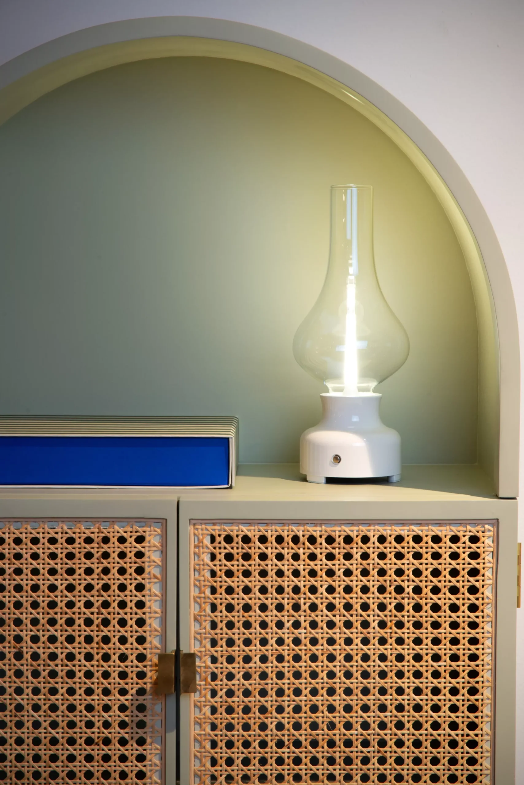 JASON - Oplaadbare Tafellamp - Accu/Batterij - Ø 12 cm - LED 3 StepDim - 1x2W 3000K - Wit*Lucide Sale