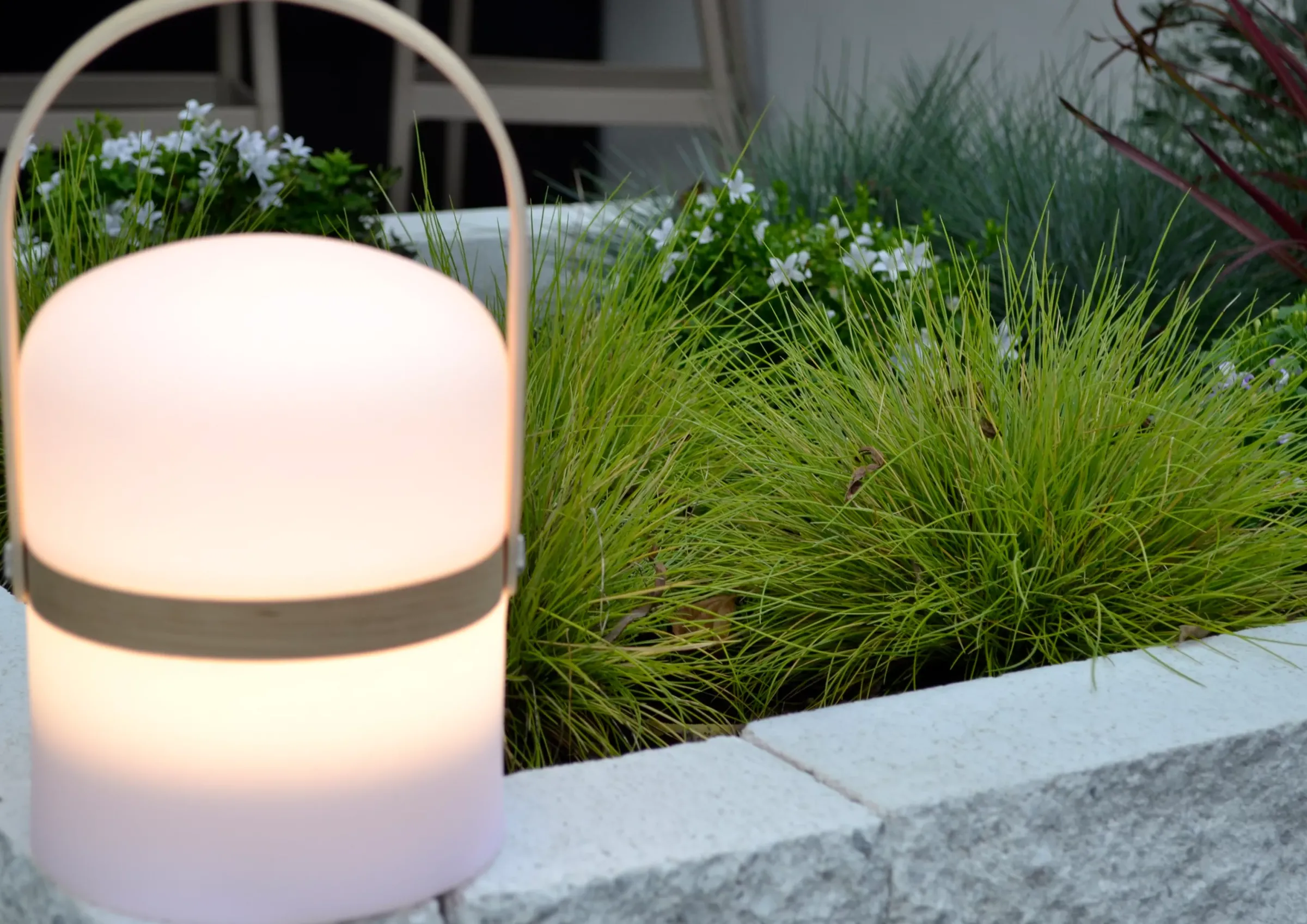 JOE - Oplaadbare Tafellamp Binnen/Buiten - Accu/Batterij - Ø 14,5 cm - LED Dim to warm - 1x3W 2800K/3200K - IP44 - Wit*Lucide Clearance