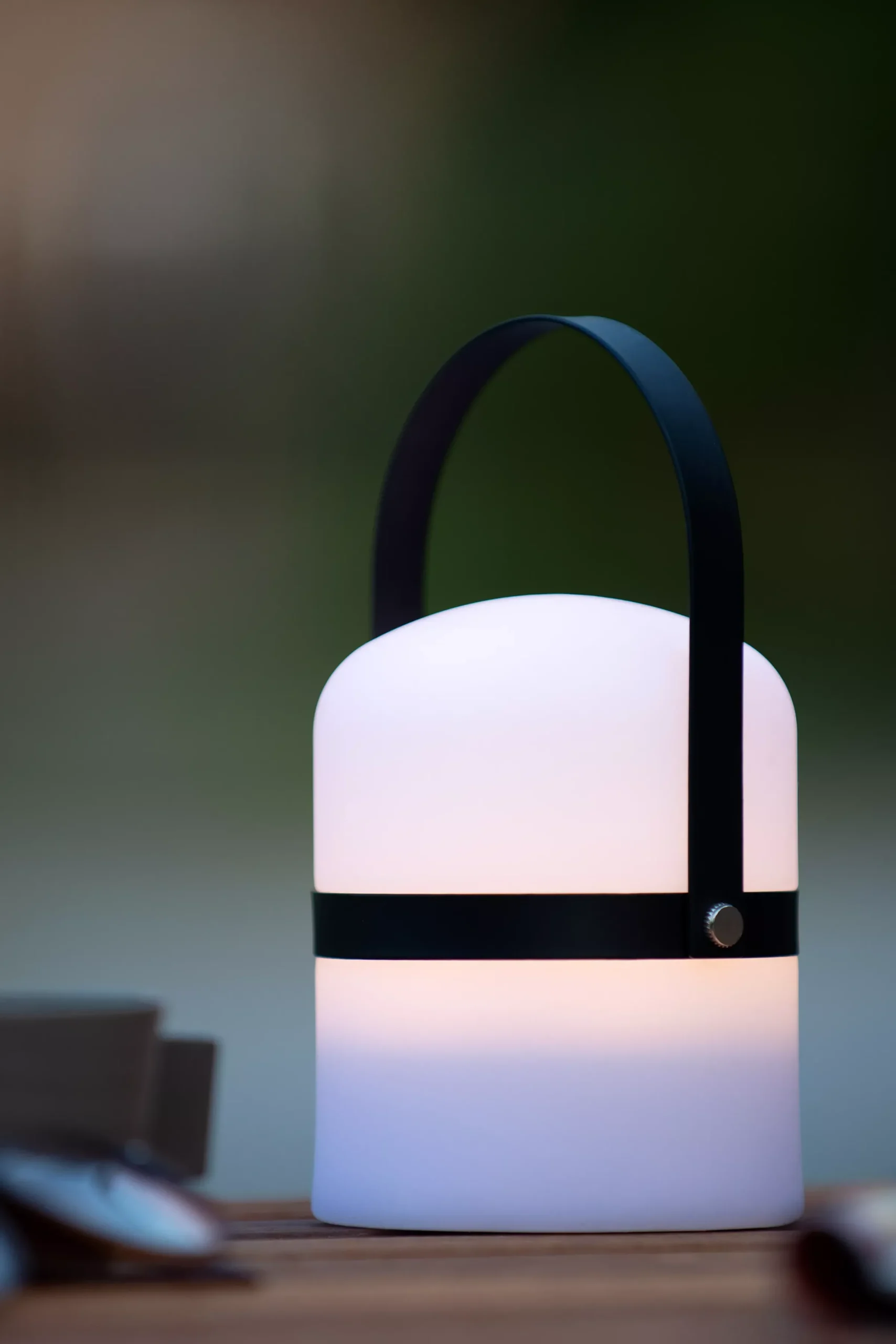 LITTLE JOE - Oplaadbare Tafellamp Binnen/Buiten - Accu/Batterij - Ø 10 cm - LED Dim to warm - 1x0,3W 2800K/3200K - IP44 - Zwart*Lucide Best Sale
