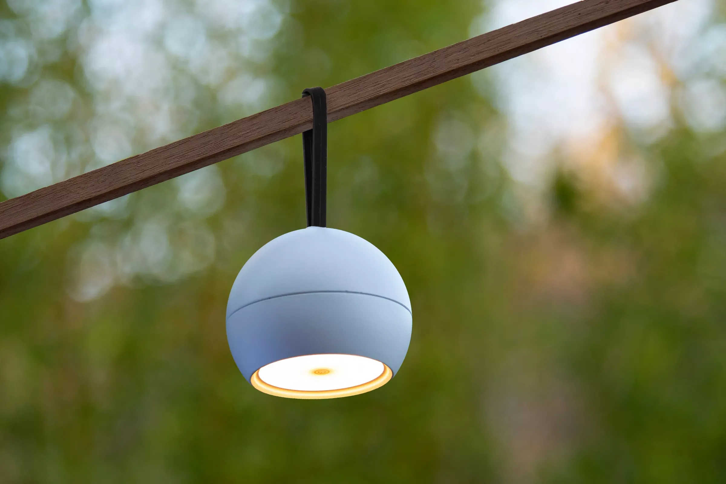 LUNEX - Oplaadbare Wandlamp Binnen/Buiten - Accu/Batterij - LED Dimb. - 1x2W 3000K - IP54 - Magnetisch - Wit*Lucide Store