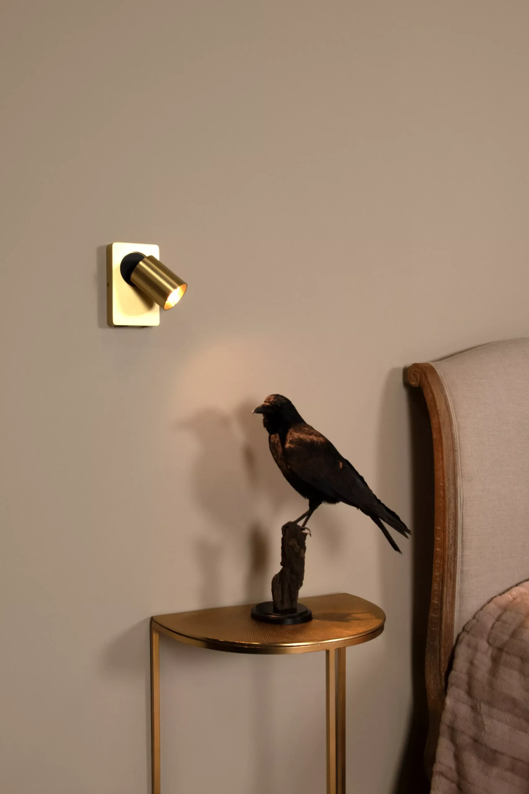 NIGEL - Bedlamp / Wandlamp - LED Dim to warm - GU10 - 1x5W 2200K/3000K - Met USB oplaadpunt - Mat Goud / Messing*Lucide Online