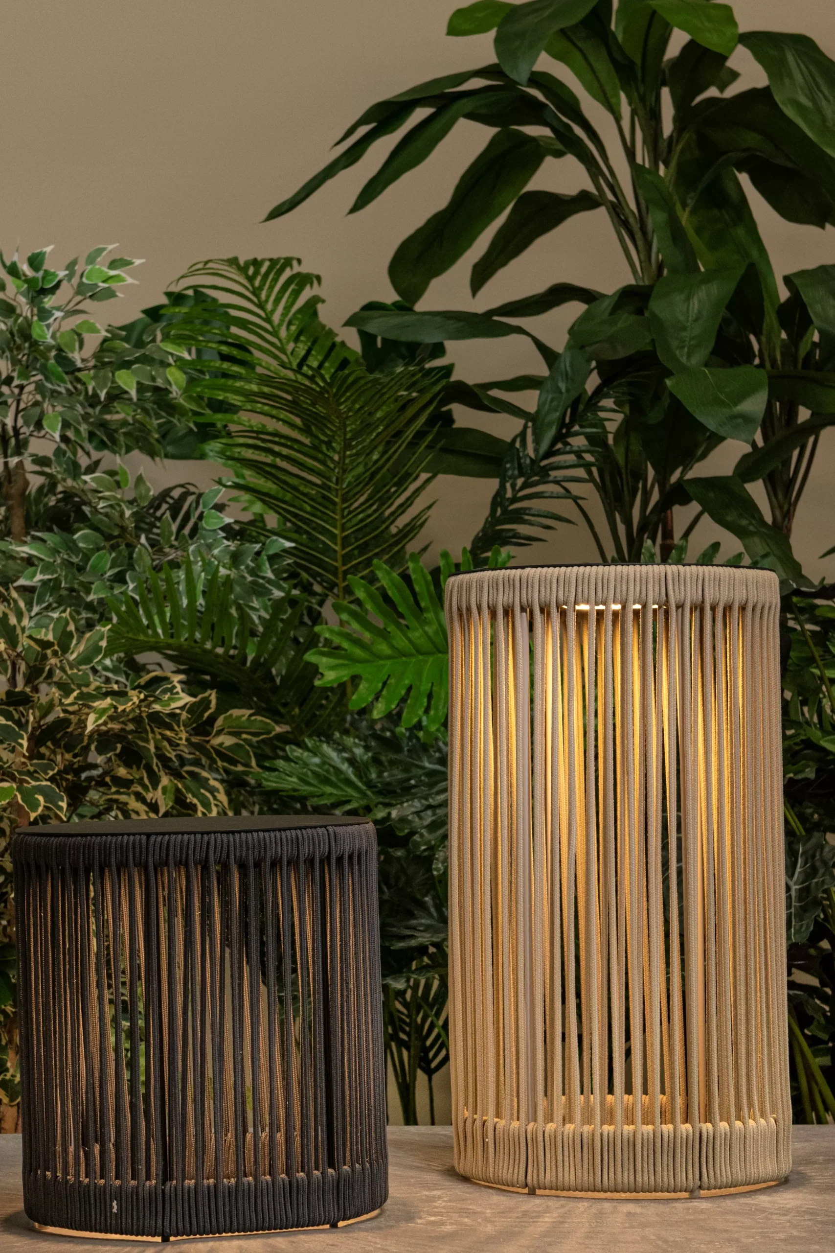 PINGI - Oplaadbare Vloerlamp Binnen/Buiten - Accu/Batterij - Ø 33,5 cm - LED 3 StepDim - 1x3W 3000K - IP44 - Zwart*Lucide Store