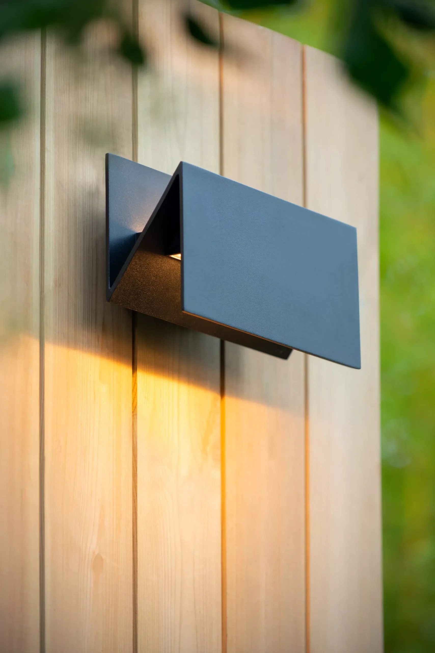 SWINDON - Wandlamp Binnen/Buiten - LED - 1x16W 2700K - IP54 - Zwart*Lucide New